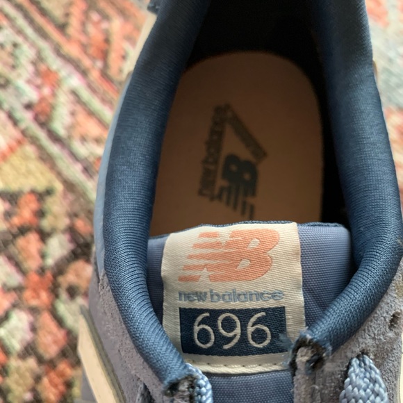 New Balance 696 Sneaker- Like New!! - Picture 3 of 6